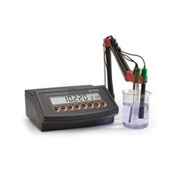  Máy đo pH/mV/ISE/EC để bàn hanna HI 2216
