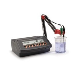 Máy đo pH/mV/ISE/EC để bàn hanna HI 2221